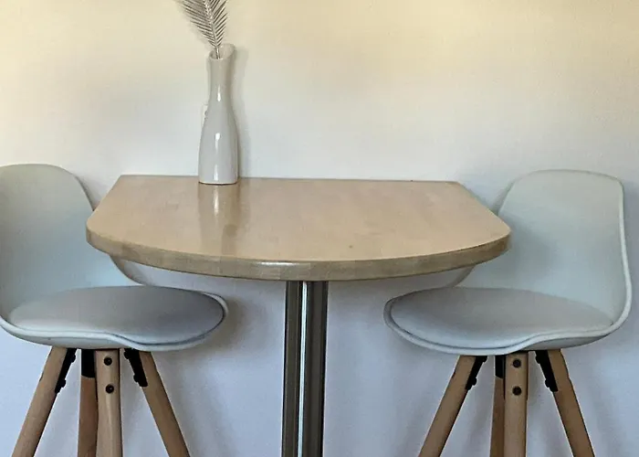 Small * フロイデンシュタット